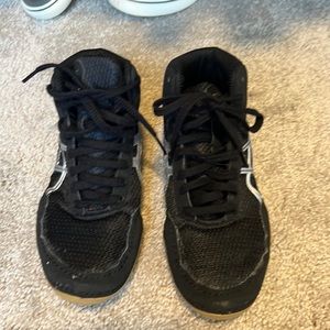ASICS matflex youth wrestling shoes